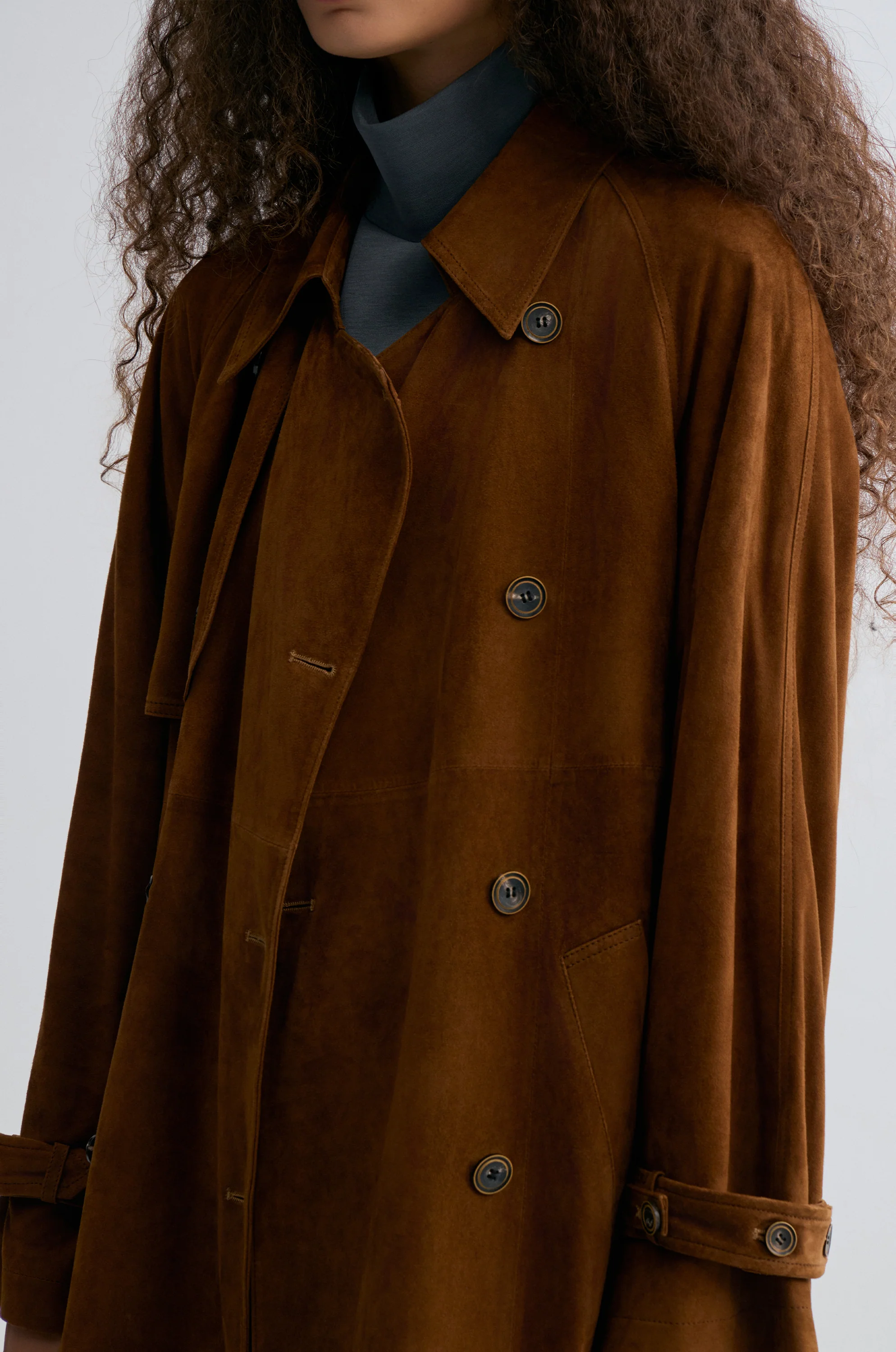 Bonnie Trenchcoat in Suede - Image 10