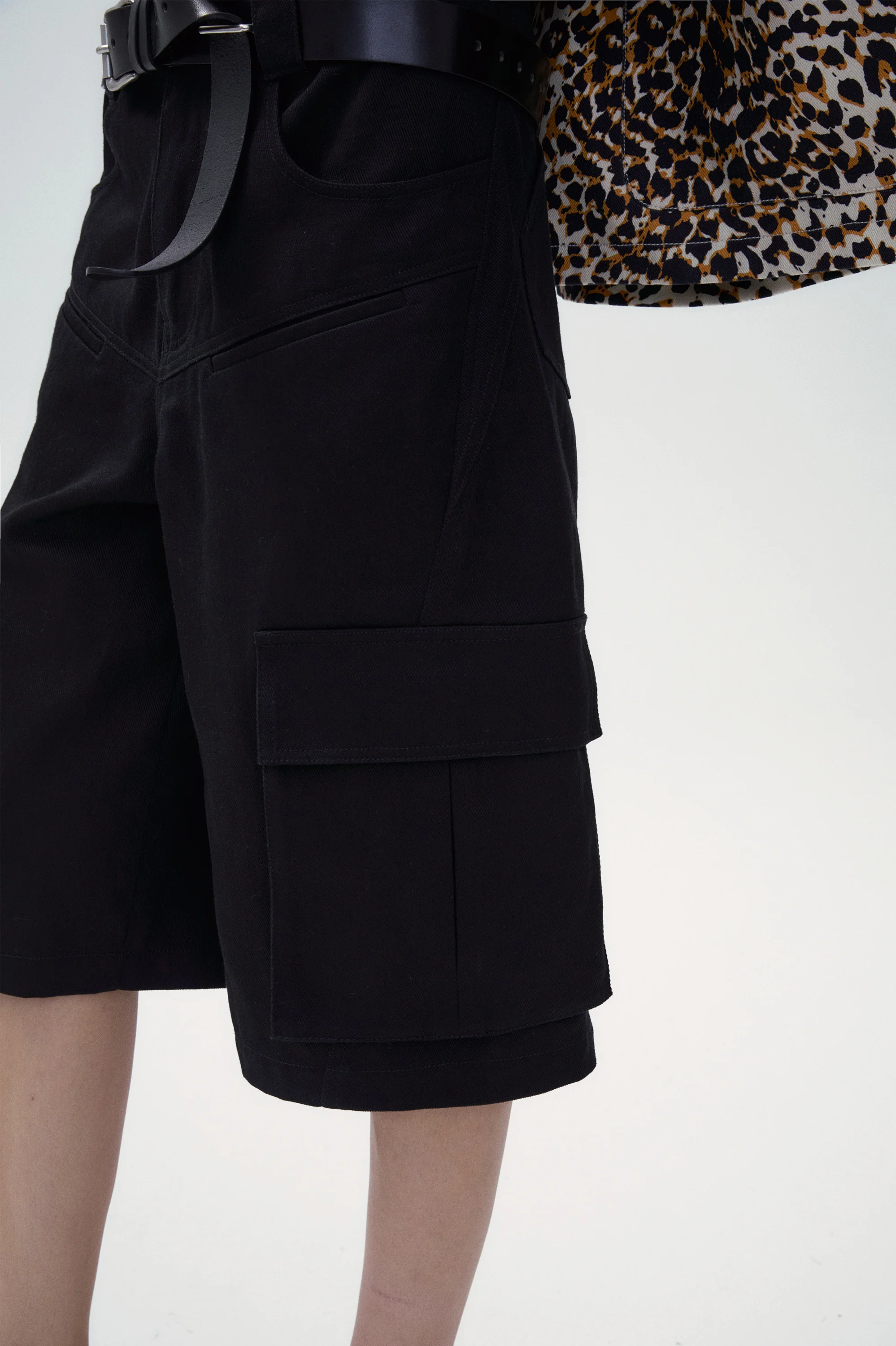 Callie Cotton Twill  Shorts - Black - Image 3