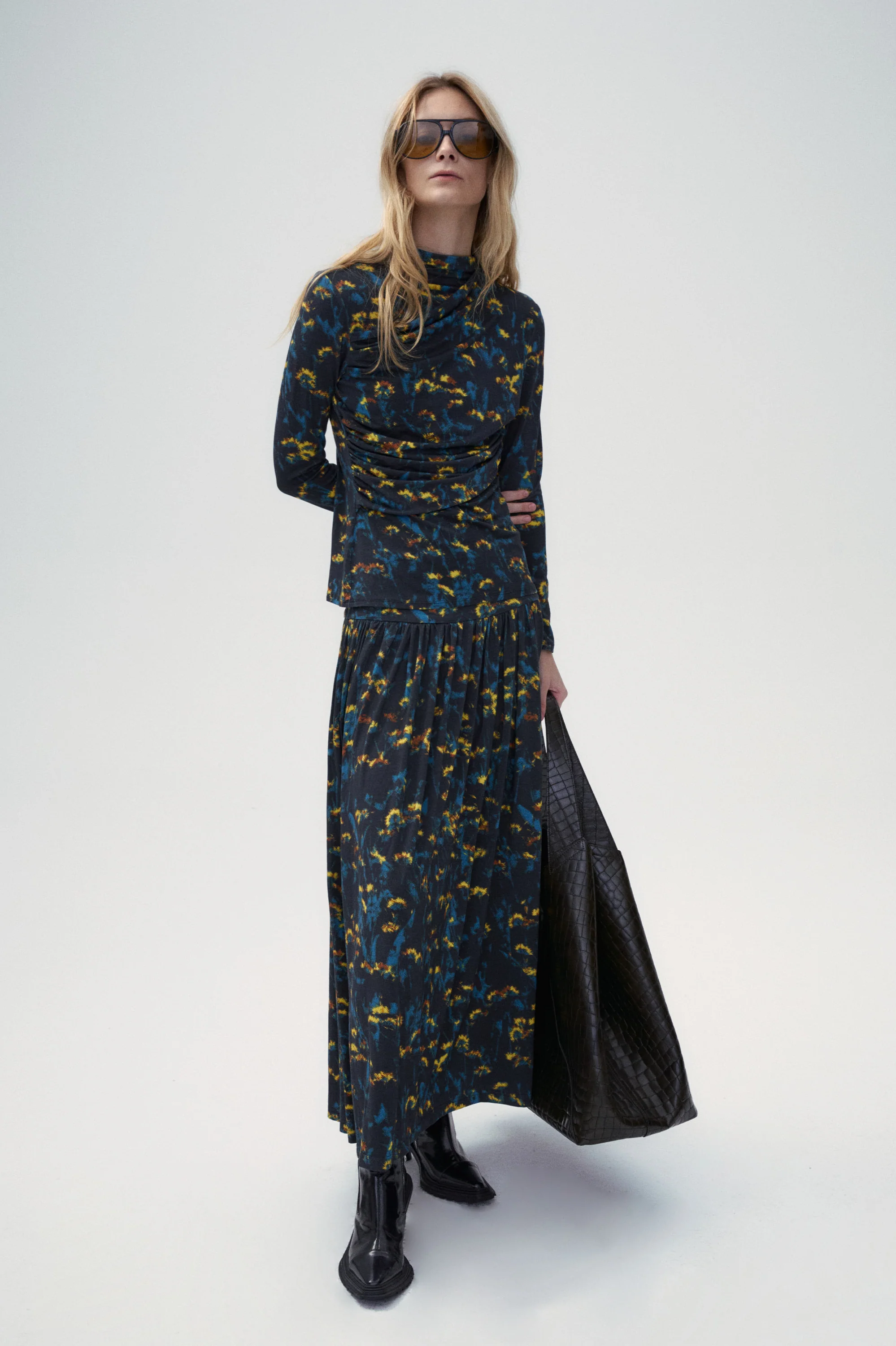 Doris Ditsy Floral Knit Skirt - Image 3