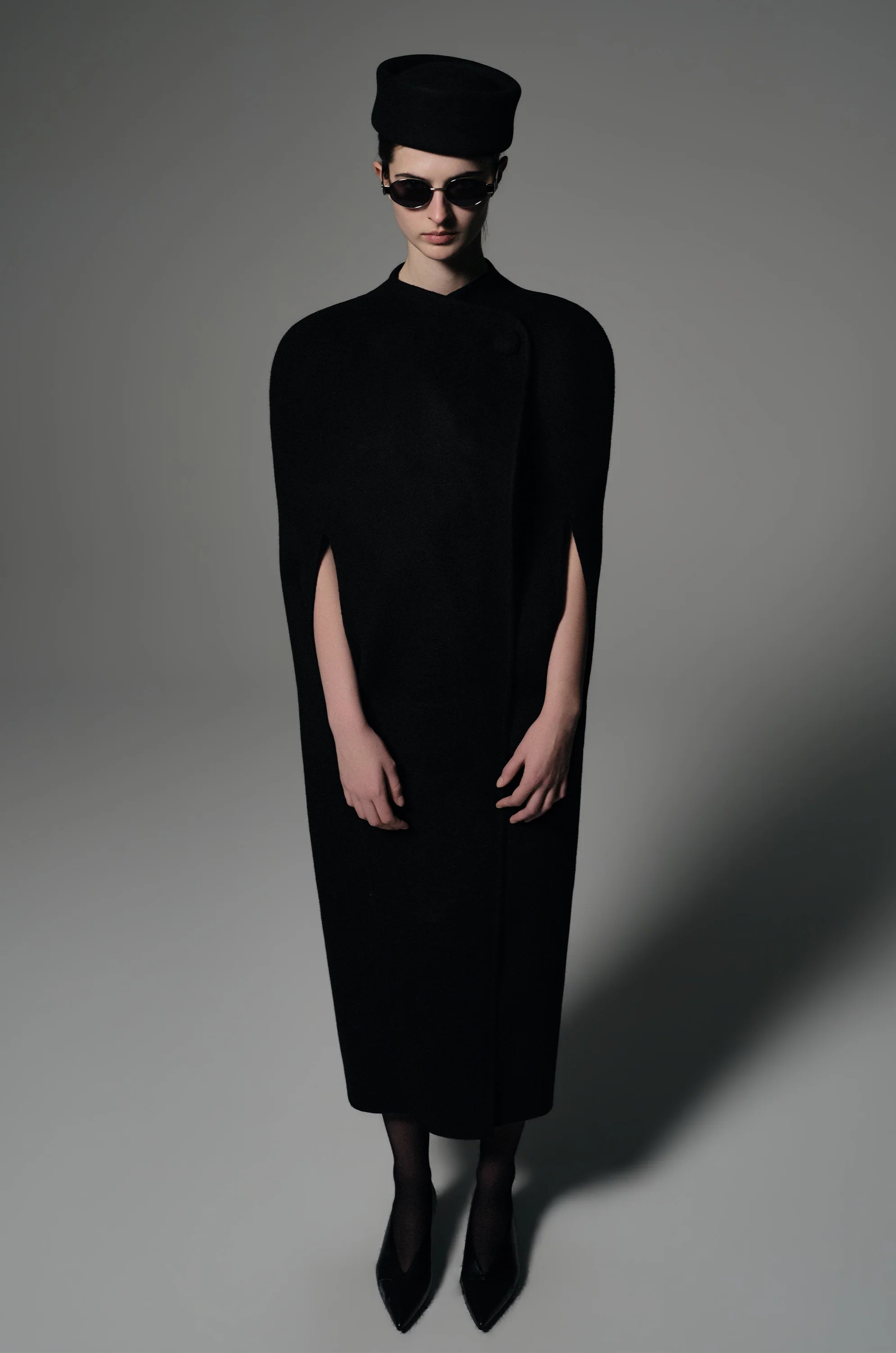 Double-faced Sculptural Wool Cape Coat Black - Image 7