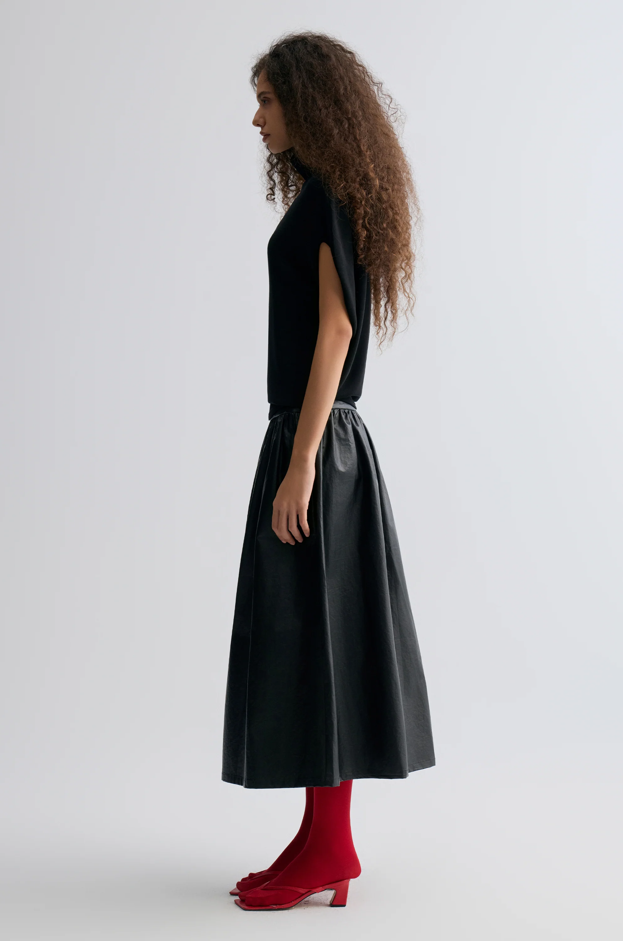 Mousse Circular Tee Black - Image 4