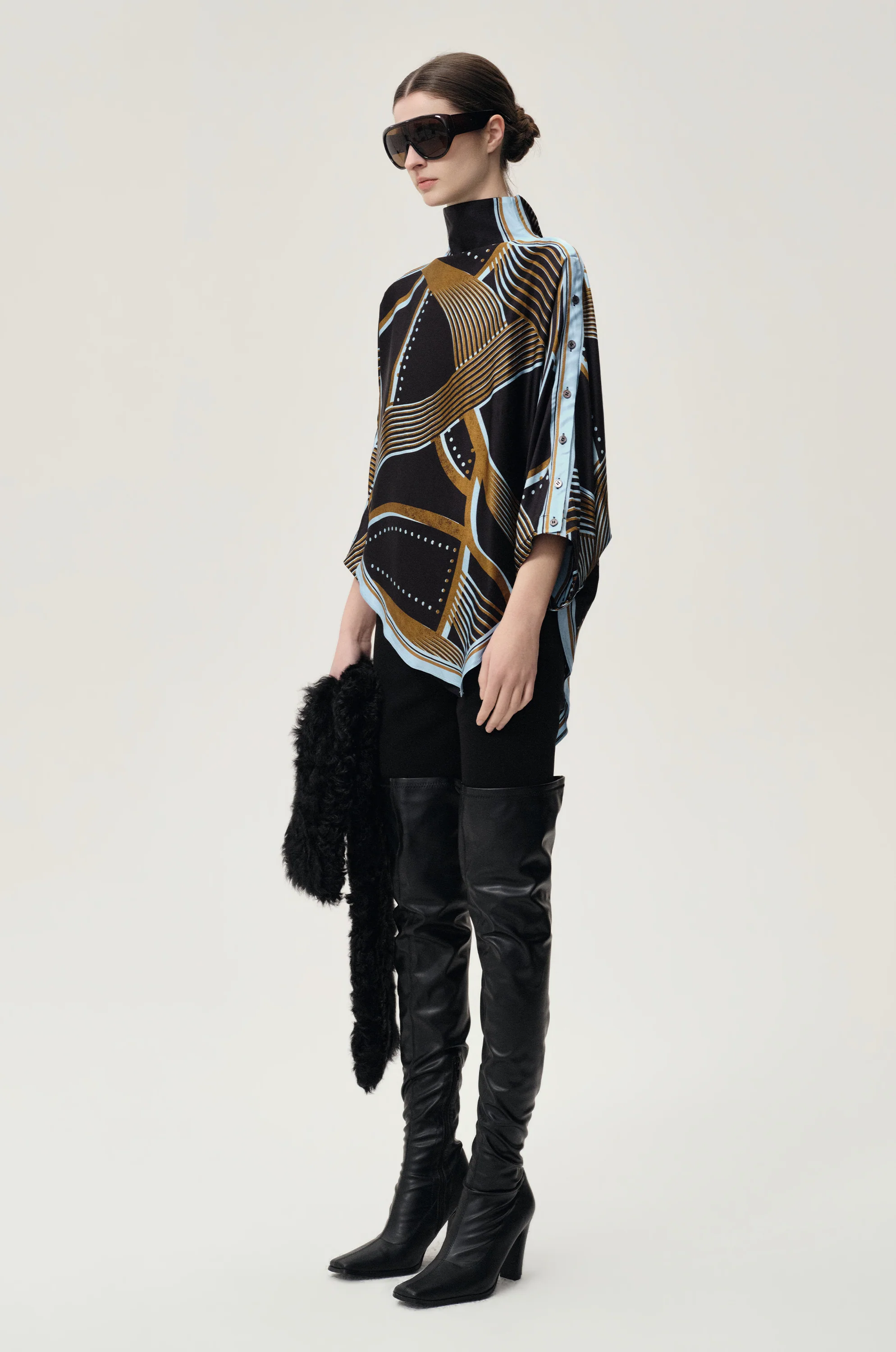 Scarf Print Top Black/Blue - Image 10