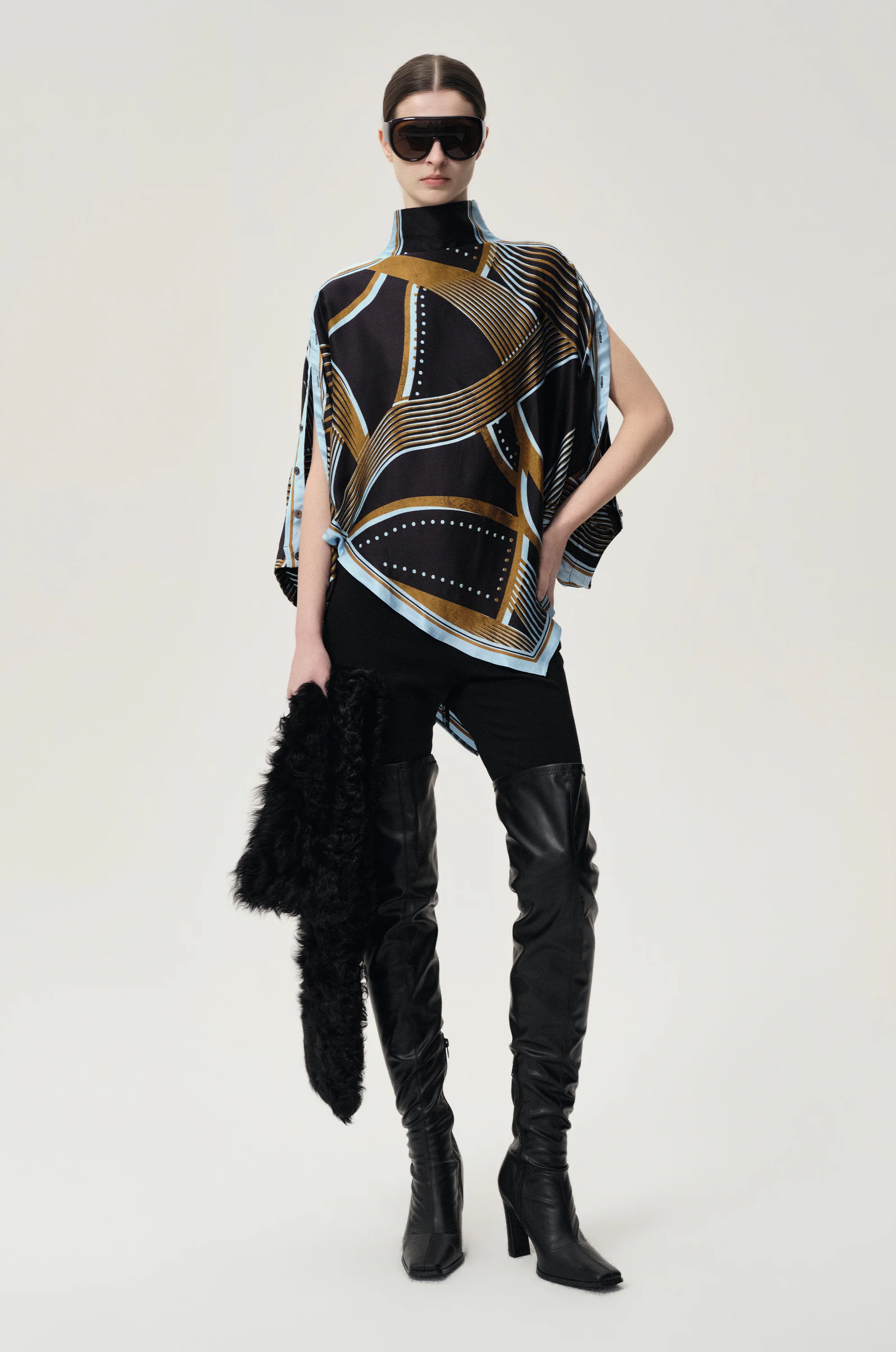 Scarf Print Top Black/Blue - Image 3