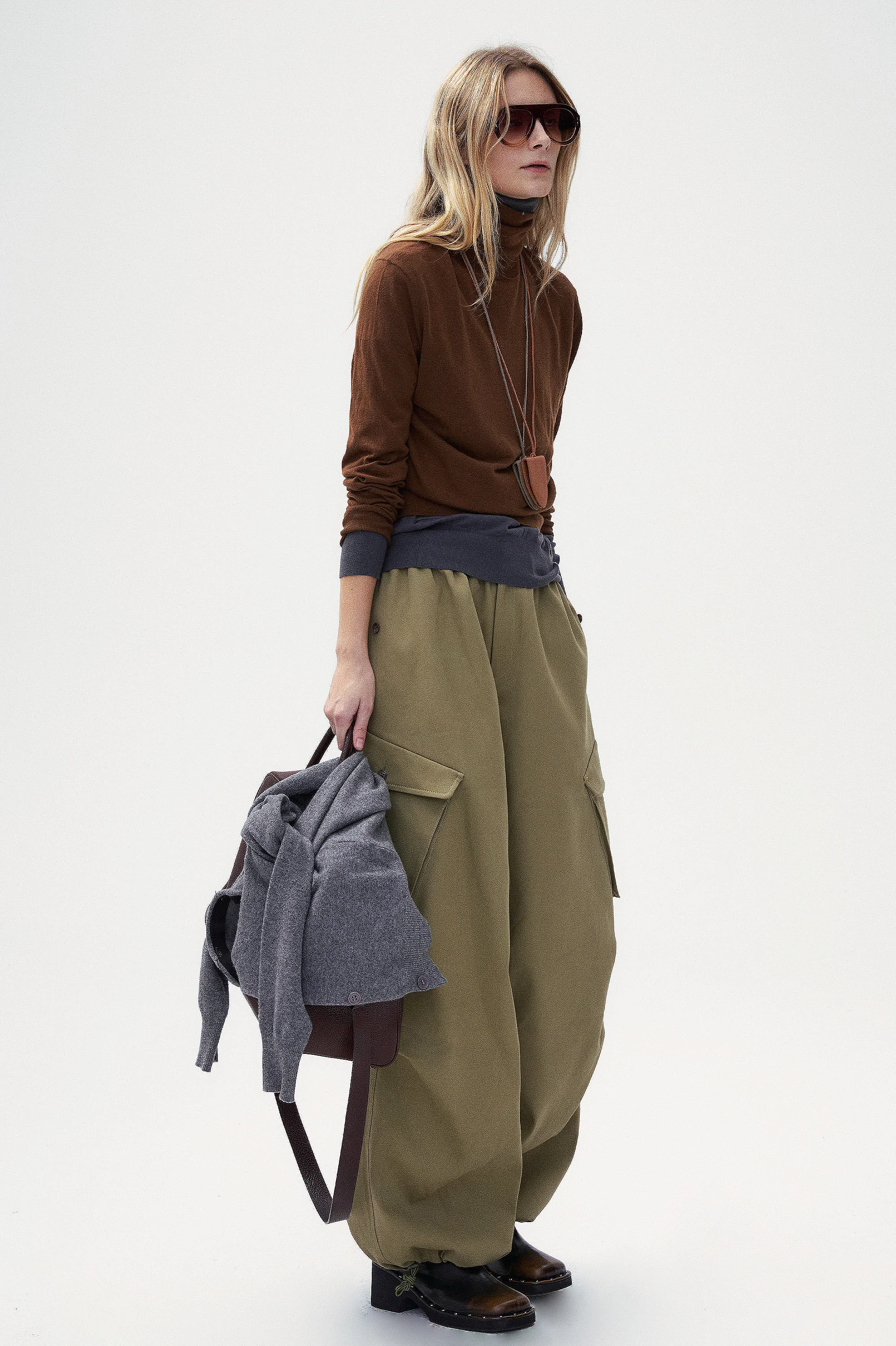 Silk & Cashmere blend Turtleneck Sweater Pull Over - Brown - Image 4